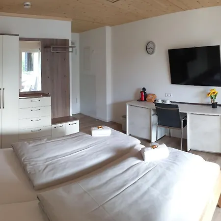 Und Antje Ekert 4* Uhldingen-Mühlhofen
